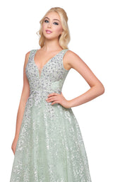 Mac Duggal 20109D Mint