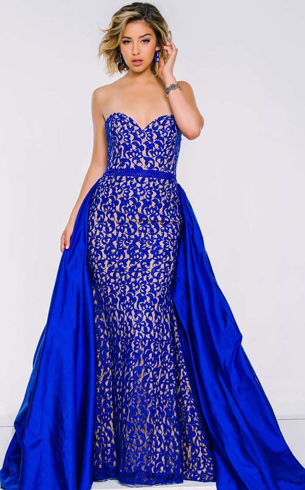 Evening gown with detachable skirt hotsell