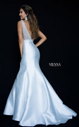 Vienna Prom V8295